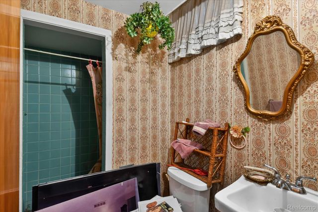 23367 Robert John Street, St. Clair Shores, MI 48080