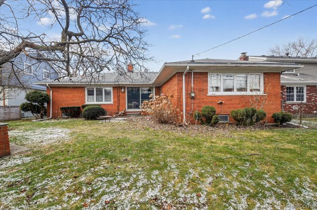 23367 Robert John Street, St. Clair Shores, MI 48080