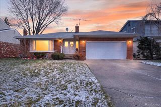 23367 Robert John Street, St. Clair Shores, MI 48080