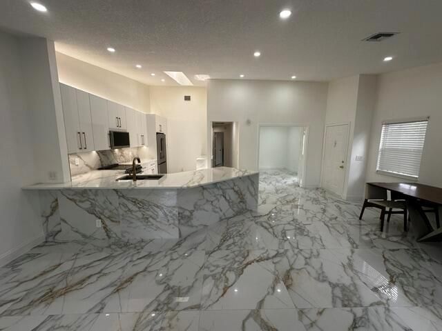 2173 Discovery Circle W, Deerfield Beach, FL 33442