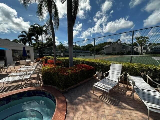 2173 Discovery Circle W, Deerfield Beach, FL 33442