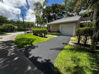 2173 Discovery Circle W, Deerfield Beach, FL 33442