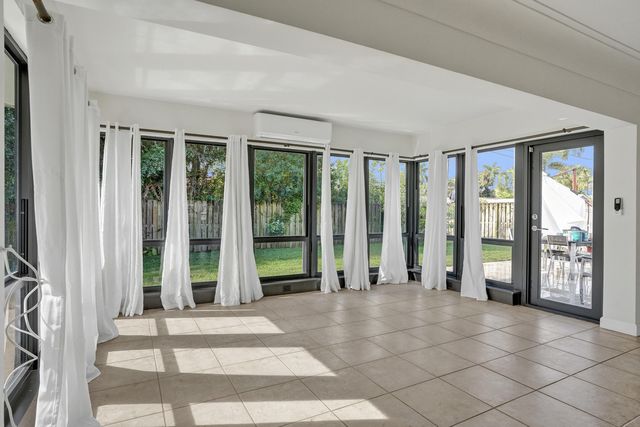 2674 NE 8th Court, Pompano Beach, FL 33062