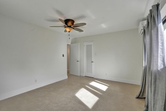 2674 NE 8th Court, Pompano Beach, FL 33062