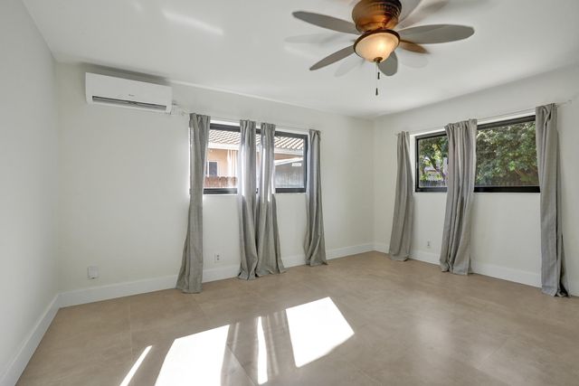 2674 NE 8th Court, Pompano Beach, FL 33062