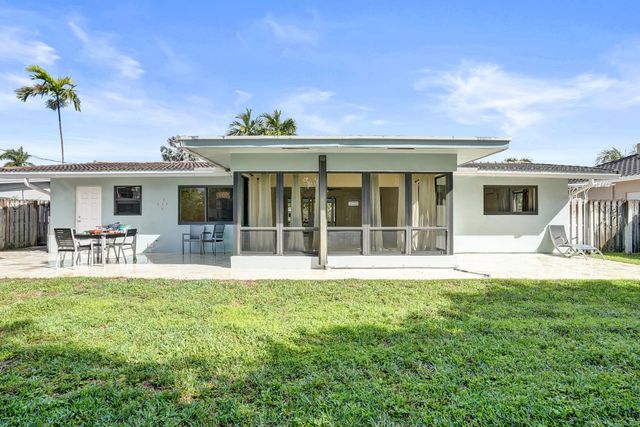 2674 NE 8th Court, Pompano Beach, FL 33062