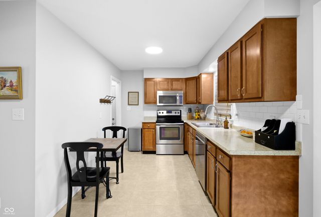 4236 Washington Street, Columbus, IN 47203