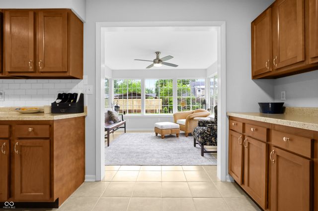 4236 Washington Street, Columbus, IN 47203