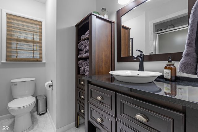 4236 Washington Street, Columbus, IN 47203