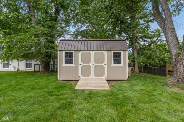 4236 Washington Street, Columbus, IN 47203