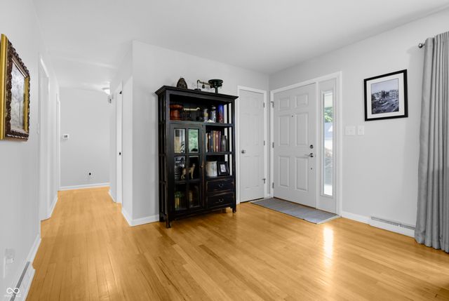 4236 Washington Street, Columbus, IN 47203
