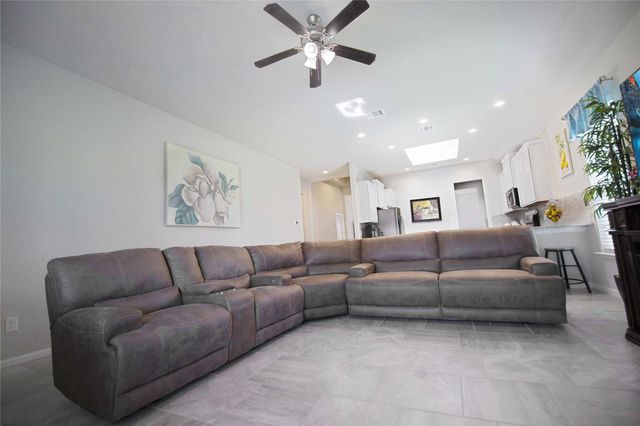 2757 Maxway Ct Court, League City, TX 77573