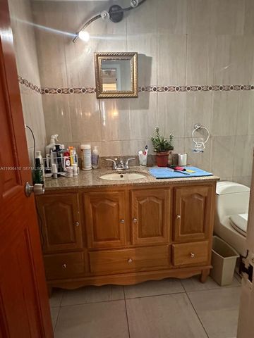 17560 Atlantic Blvd 109, Sunny Isles Beach, FL 33160