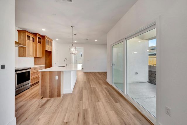 12443 Columba Way, Rancho Cordova, CA 95742