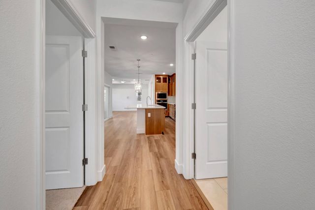 12443 Columba Way, Rancho Cordova, CA 95742