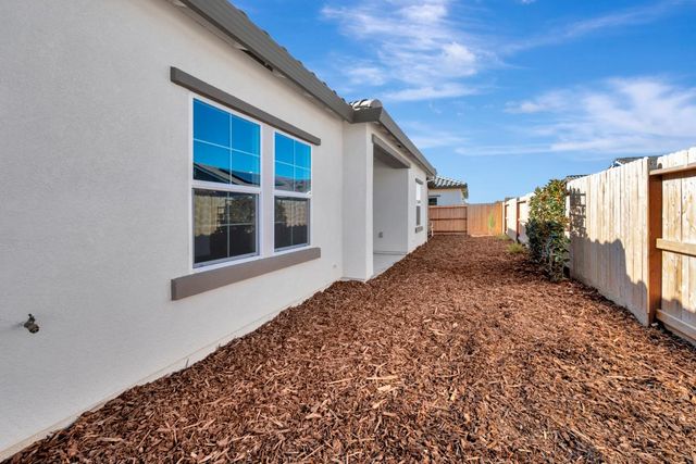 12443 Columba Way, Rancho Cordova, CA 95742