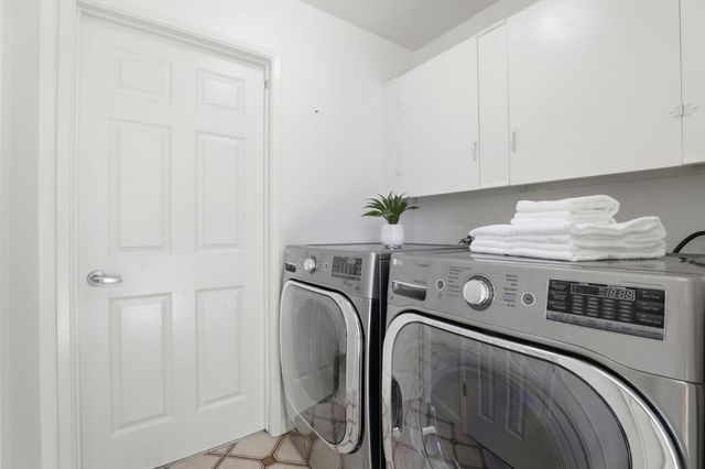 1079 The Dalles Avenue, Sunnyvale, CA 94087