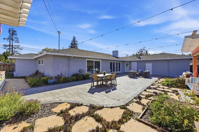 1079 The Dalles Avenue, Sunnyvale, CA 94087