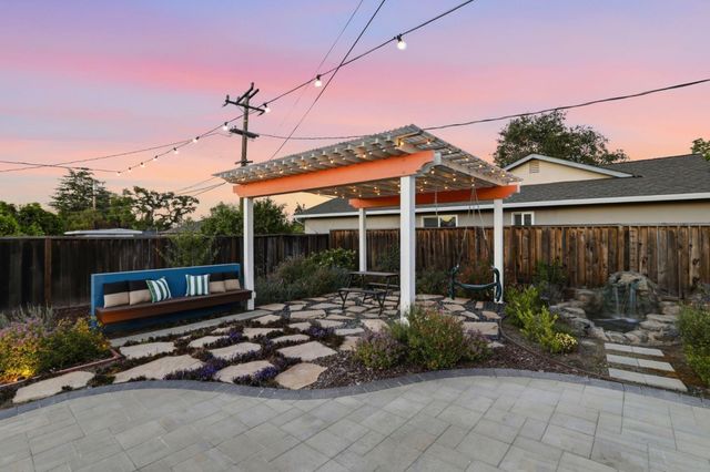 1079 The Dalles Avenue, Sunnyvale, CA 94087