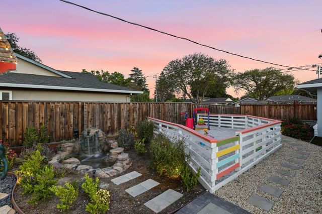 1079 The Dalles Avenue, Sunnyvale, CA 94087