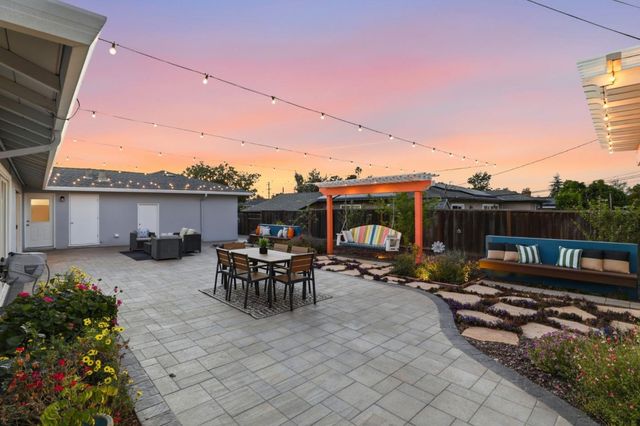 1079 The Dalles Avenue, Sunnyvale, CA 94087