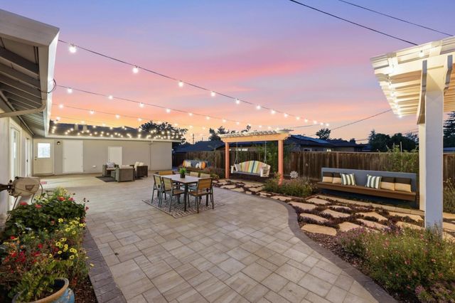 1079 The Dalles Avenue, Sunnyvale, CA 94087