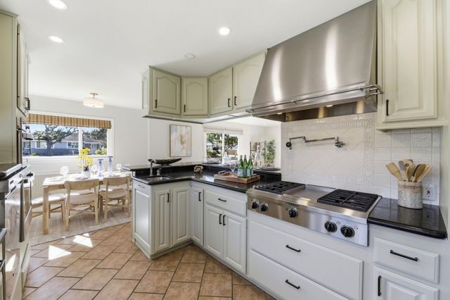 1079 The Dalles Avenue, Sunnyvale, CA 94087