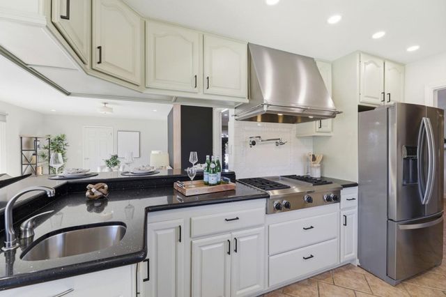 1079 The Dalles Avenue, Sunnyvale, CA 94087