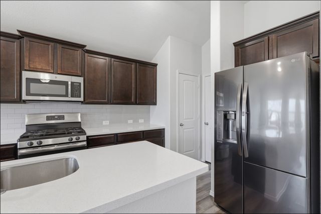 1860 Alamandine Avenue, Cross Roads, TX 76227