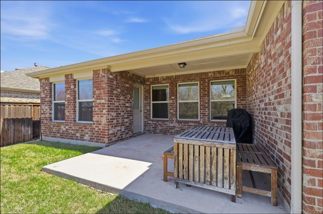 1860 Alamandine Avenue, Cross Roads, TX 76227