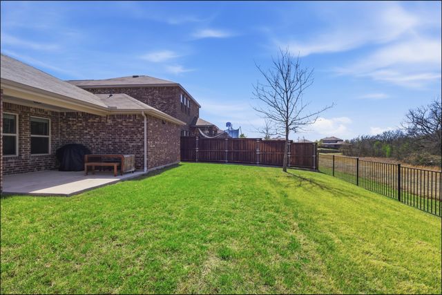 1860 Alamandine Avenue, Cross Roads, TX 76227