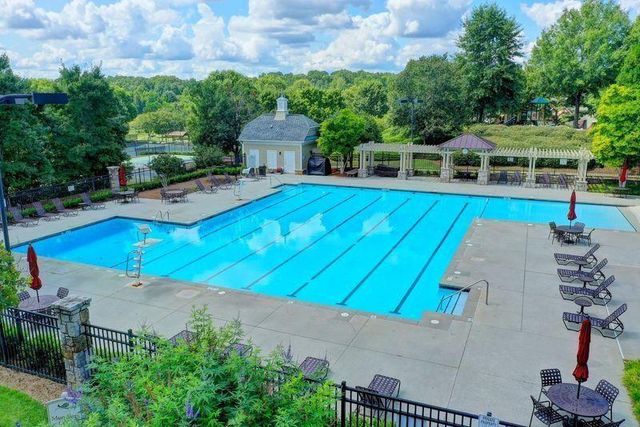 4825 Meadow Park Lane, Suwanee, GA 30024