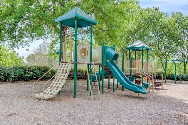 4825 Meadow Park Lane, Suwanee, GA 30024