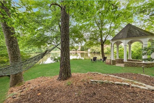 4825 Meadow Park Lane, Suwanee, GA 30024