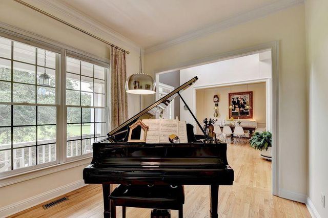 4825 Meadow Park Lane, Suwanee, GA 30024