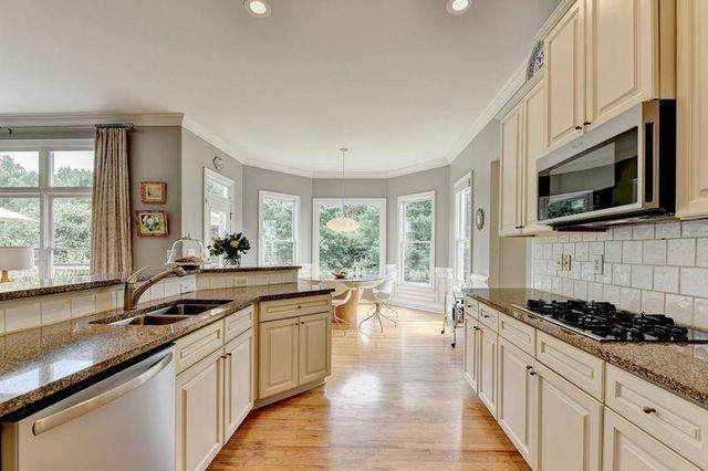 4825 Meadow Park Lane, Suwanee, GA 30024