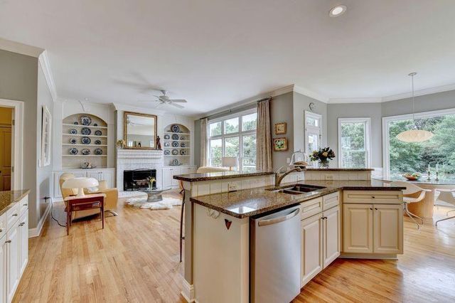 4825 Meadow Park Lane, Suwanee, GA 30024