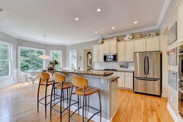 4825 Meadow Park Lane, Suwanee, GA 30024
