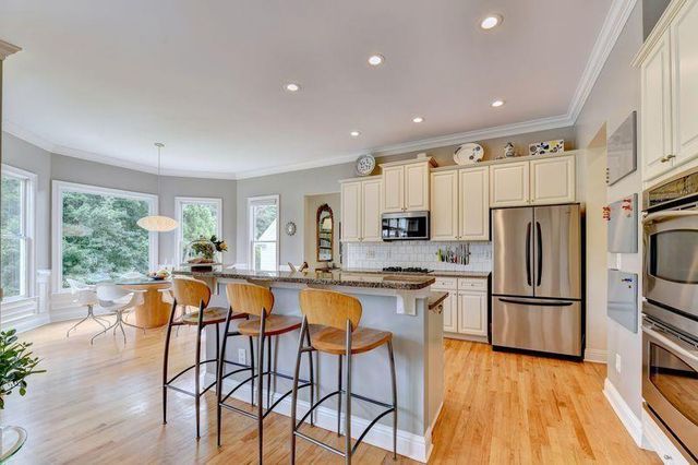 4825 Meadow Park Lane, Suwanee, GA 30024