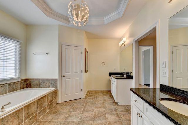 4825 Meadow Park Lane, Suwanee, GA 30024