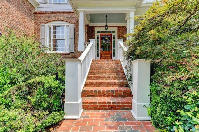 4825 Meadow Park Lane, Suwanee, GA 30024