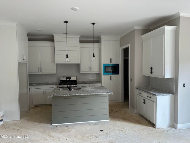 956 Riverside Lane, Pearl, MS 39208