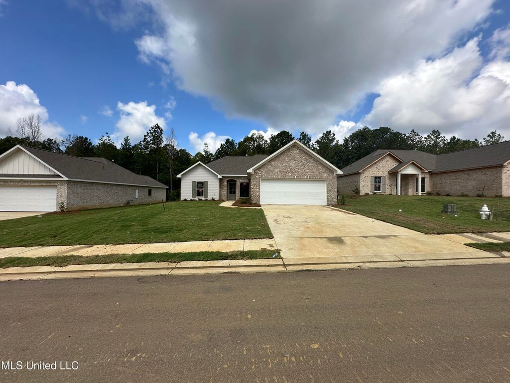 956 Riverside Lane, Pearl, MS 39208
