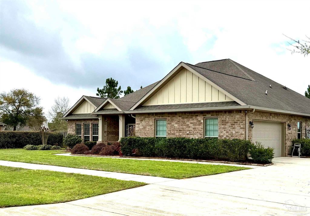 2677 Tulip Hill Rd, Pace, FL 32571