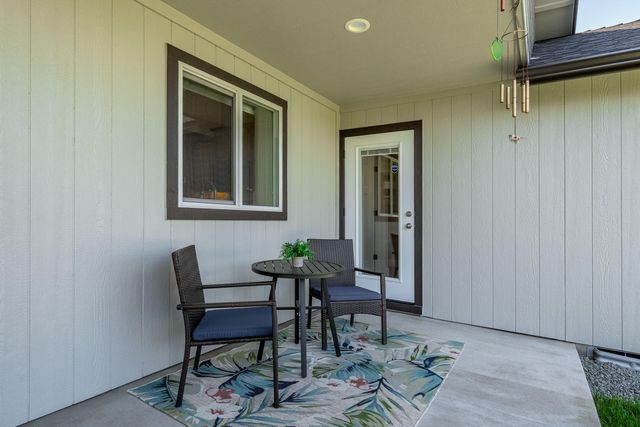 2940 Naples Drive, Grants Pass, OR 97527