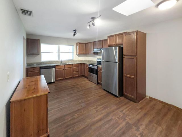 801 W WEATHERBEE Road, Fort Pierce, FL 34982