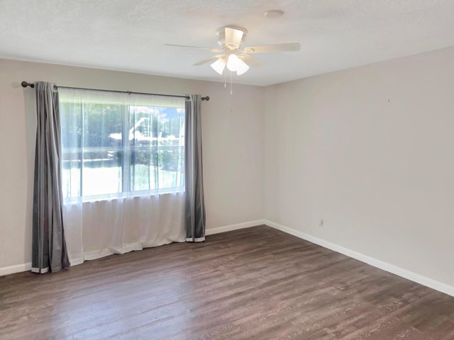 801 W WEATHERBEE Road, Fort Pierce, FL 34982