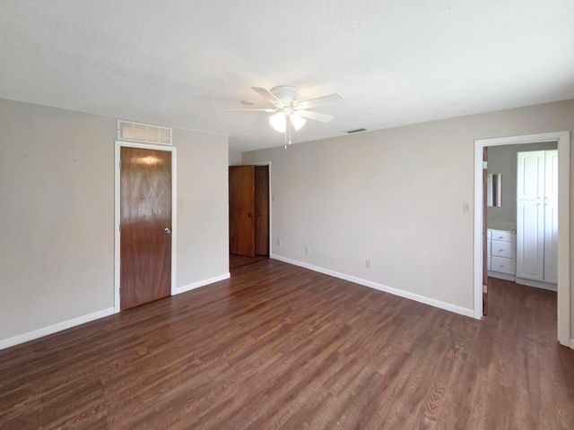 801 W WEATHERBEE Road, Fort Pierce, FL 34982