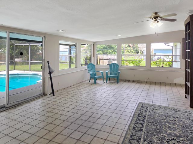 801 W WEATHERBEE Road, Fort Pierce, FL 34982