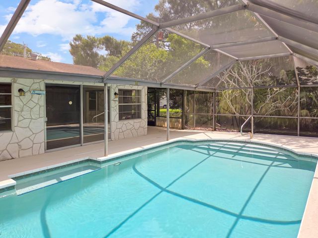 801 W WEATHERBEE Road, Fort Pierce, FL 34982
